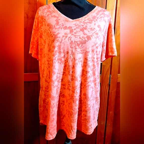 tek gear Tops - TEK GEAR Floral Coral Short Sleeve Top